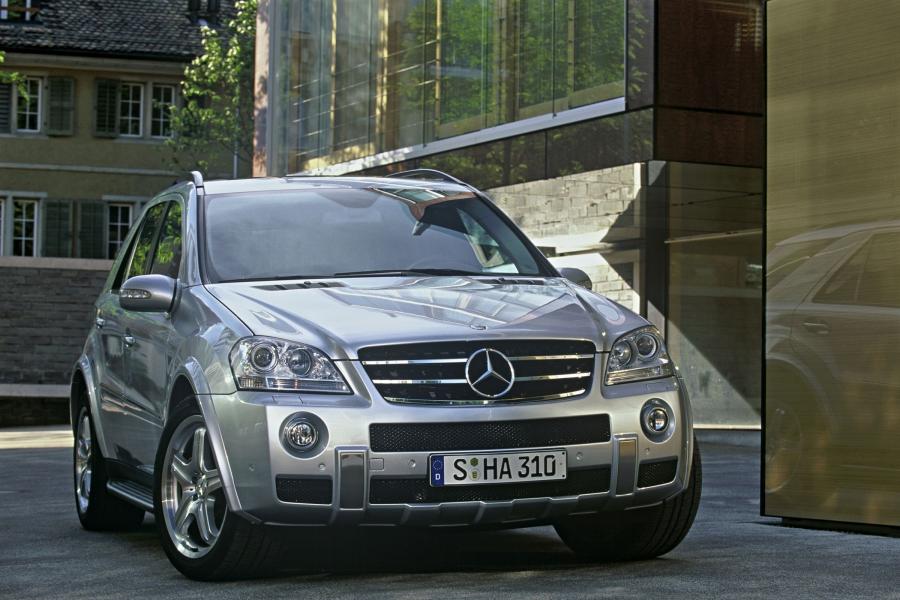  Mercedes-Benz ML63 AMG 2007 года  (фото 25 из 42)
